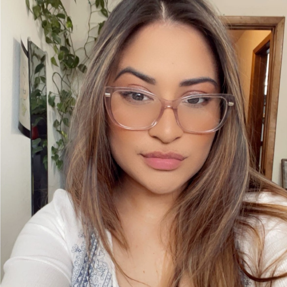 Meet your Posher, Cristina